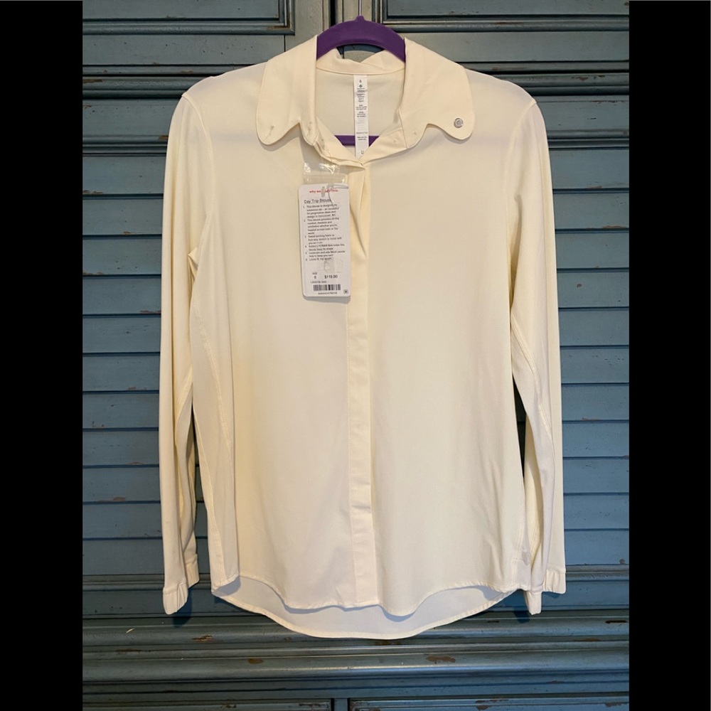 Lululemon Day Trip Blouse - looks comfy to travel